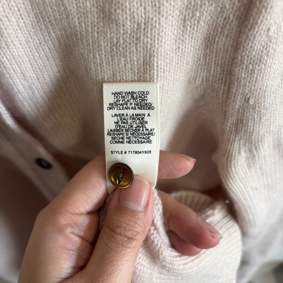 Women's 100% Cashmere Button-Up Sweater - Picture 5 of 7